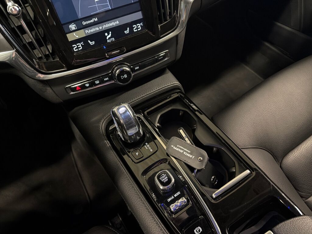 Volvo V90 2018 Sininen