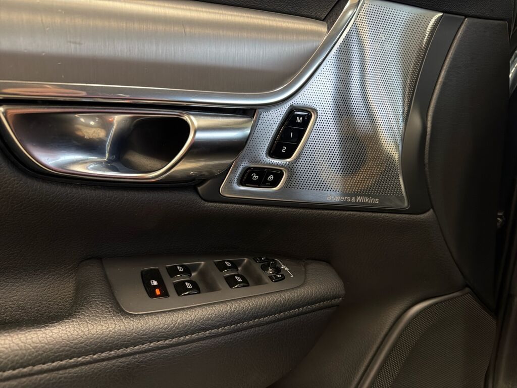 Volvo V90 2018 Sininen