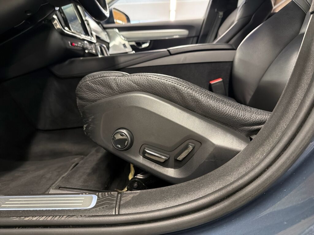 Volvo V90 2018 Sininen