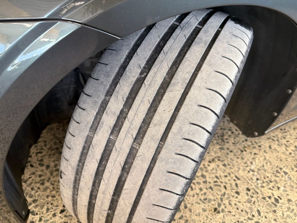 Volvo V60 2022 Harmaa