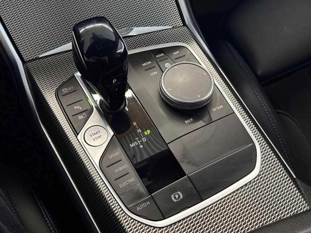 BMW 320 2022 Valkoinen