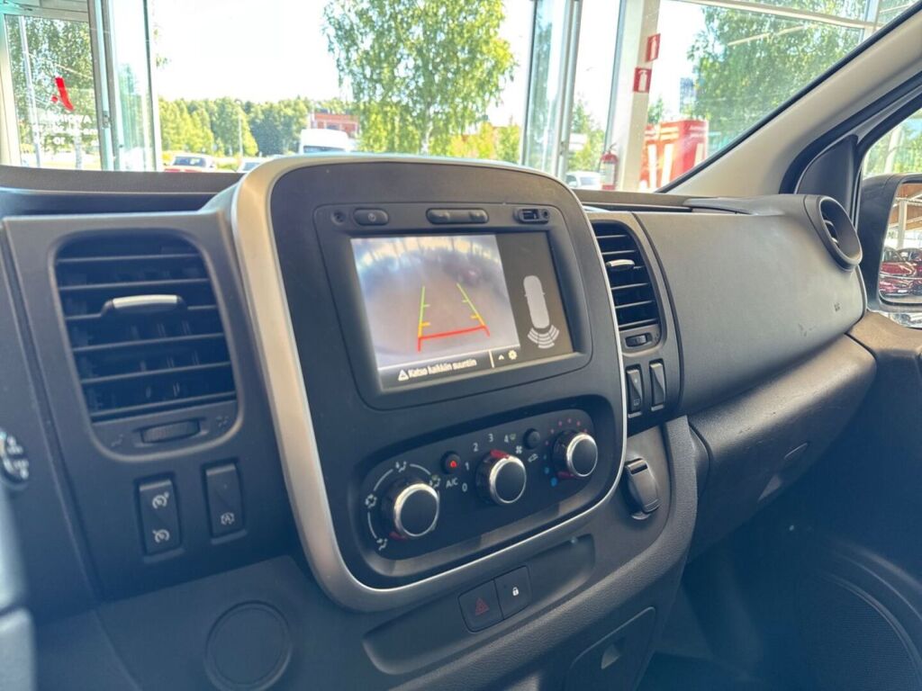 Renault Trafic 2022 Valkoinen