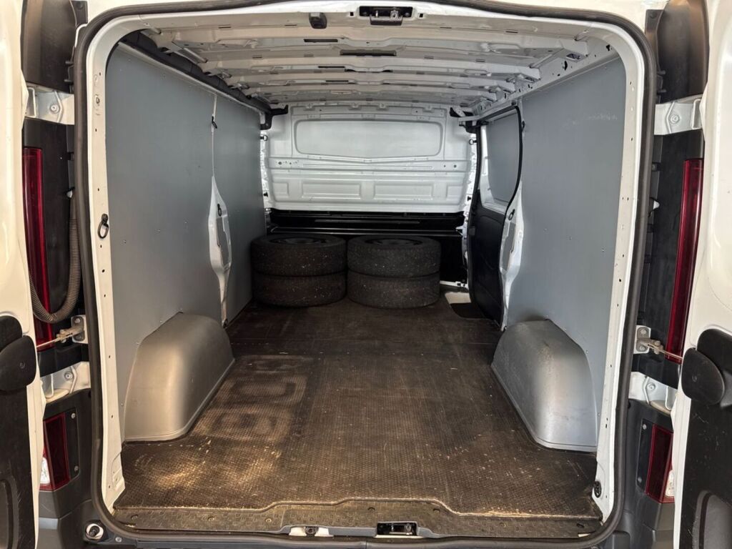 Renault Trafic 2022 Valkoinen