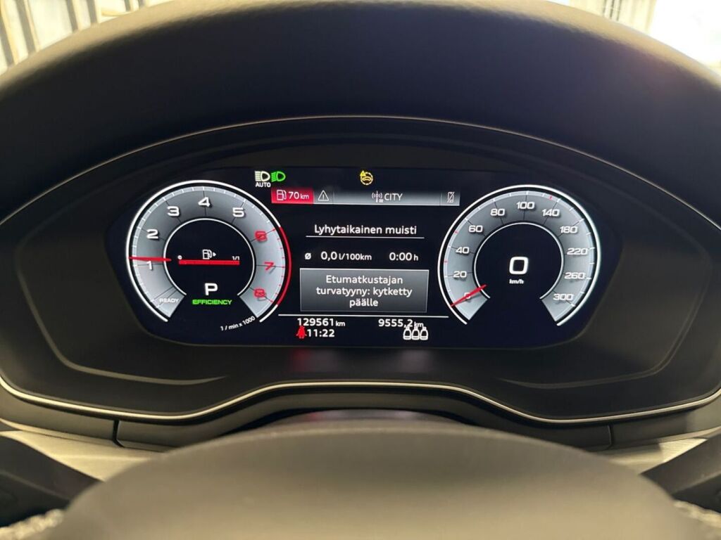 Audi A4 2022 Musta
