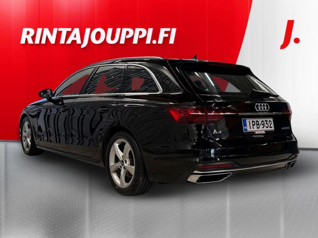 Audi A4 2022 Musta