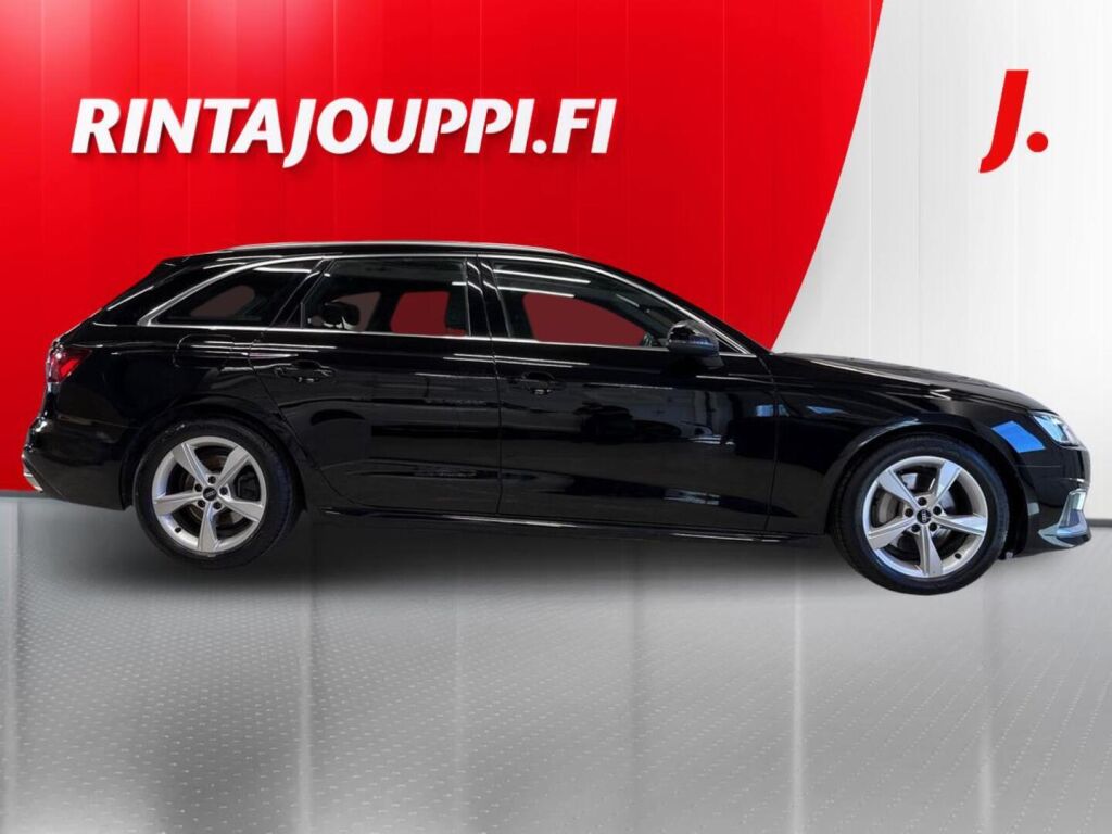 Audi A4 2022 Musta