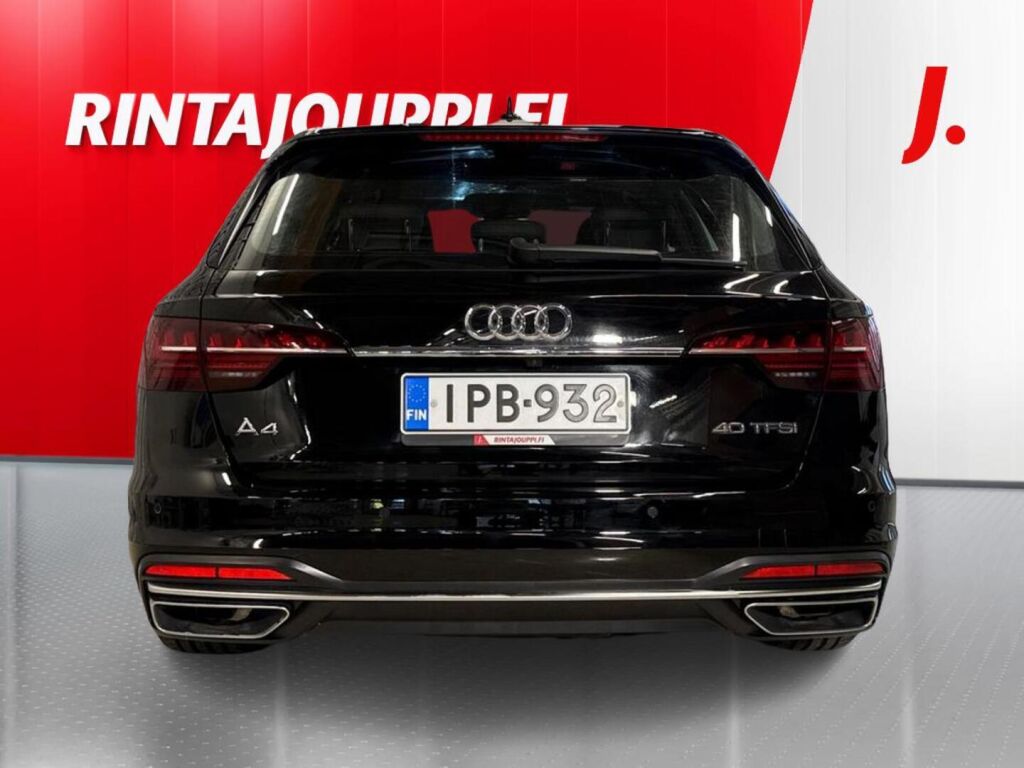 Audi A4 2022 Musta