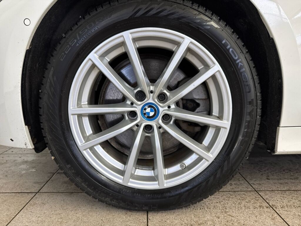 BMW 320 2022 Valkoinen