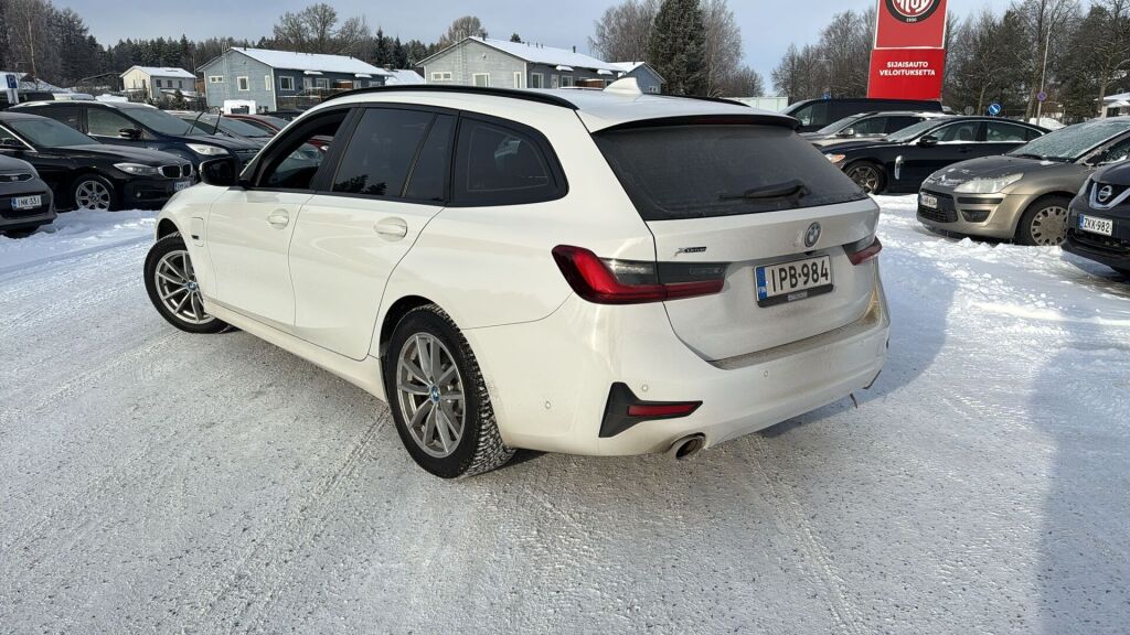 BMW 320 2022 Valkoinen