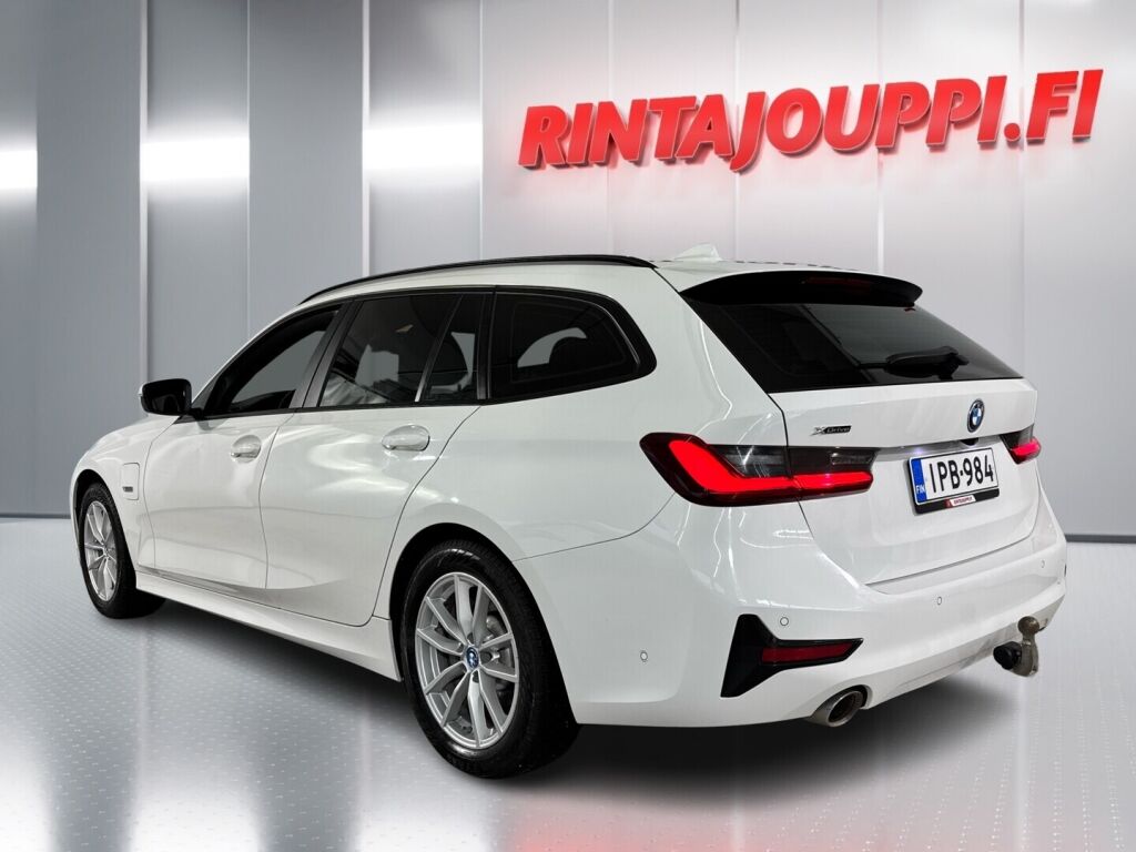 BMW 320 2022 Valkoinen