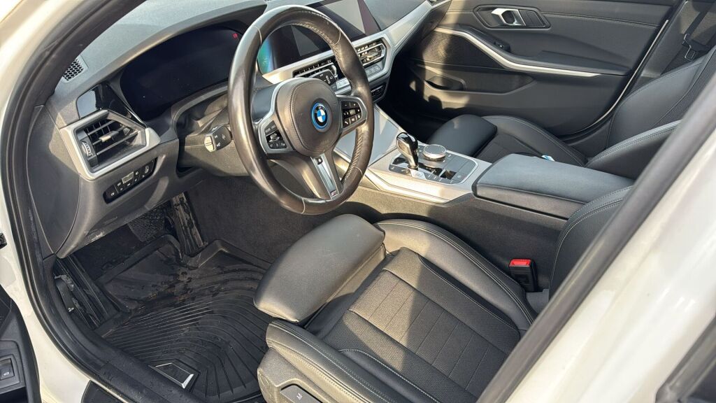 BMW 320 2022 Valkoinen