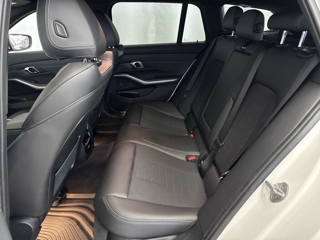 BMW 320 2022 Valkoinen