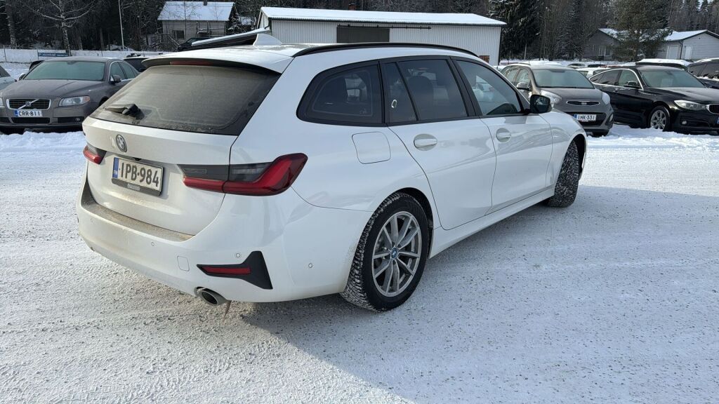 BMW 320 2022 Valkoinen