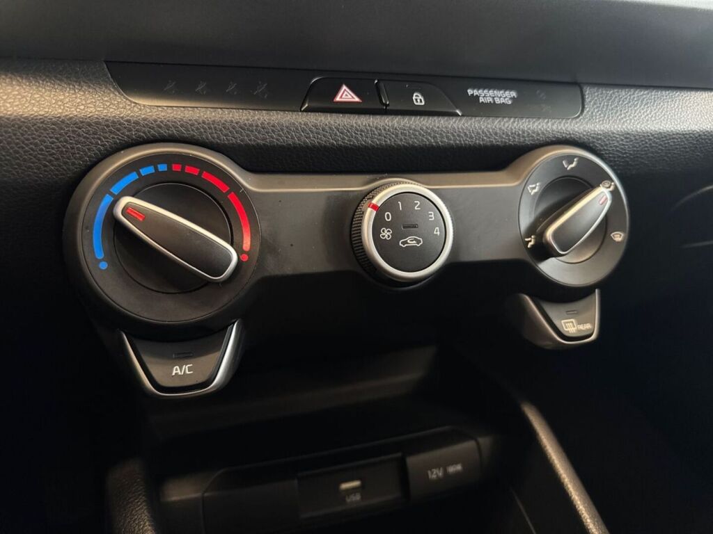 Kia Stonic 2021 Vihreä