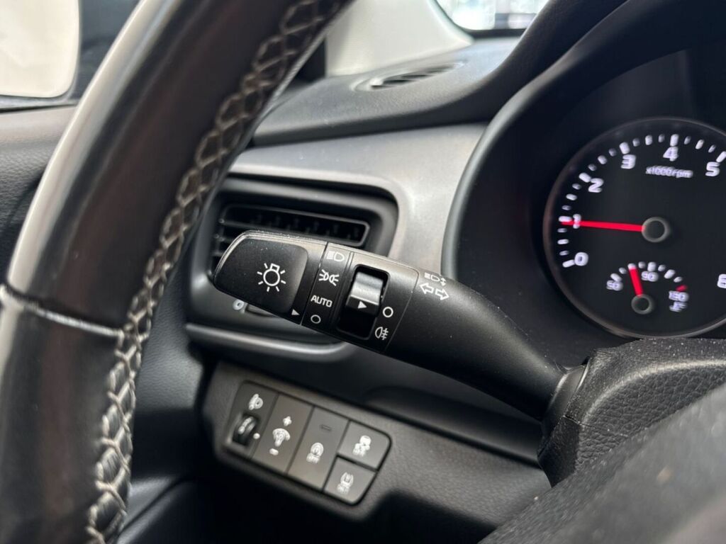 Kia Stonic 2021 Sininen