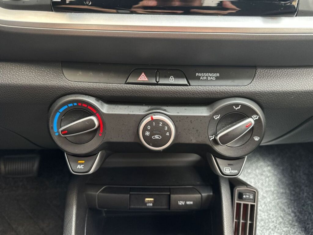 Kia Stonic 2021 Sininen