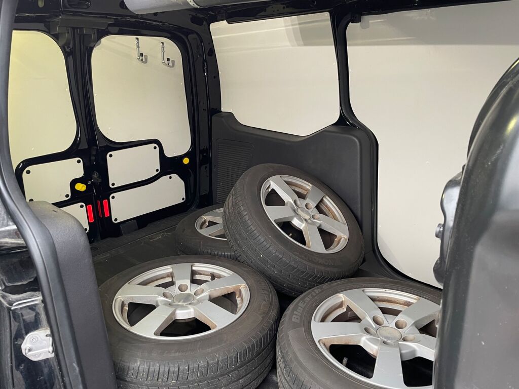 Ford Transit Connect 2017 Musta