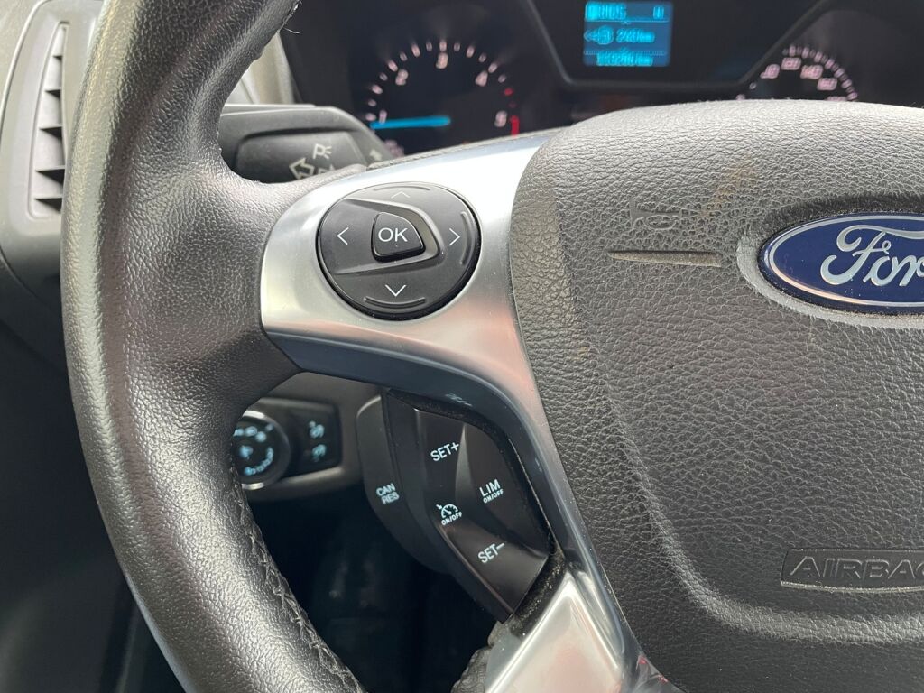 Ford Transit Connect 2017 Musta