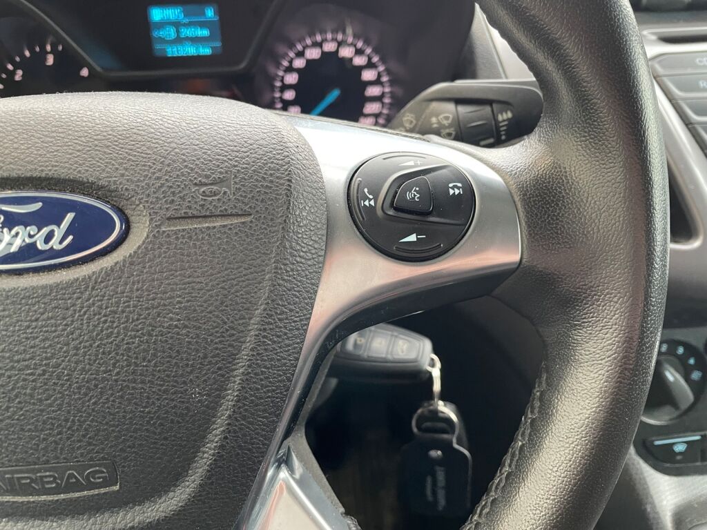 Ford Transit Connect 2017 Musta