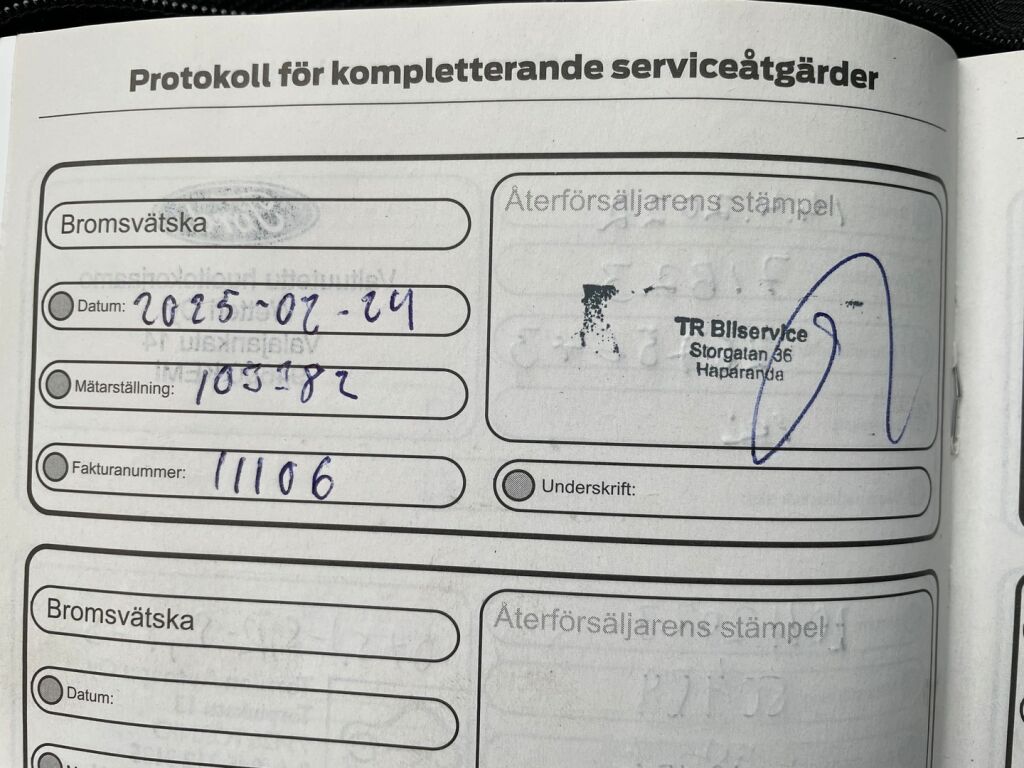 Ford Transit Connect 2017 Musta