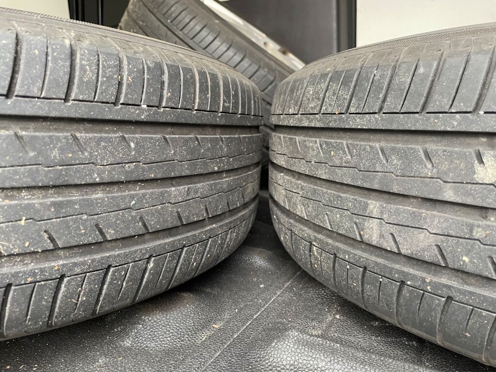 Ford Transit Connect 2017 Musta