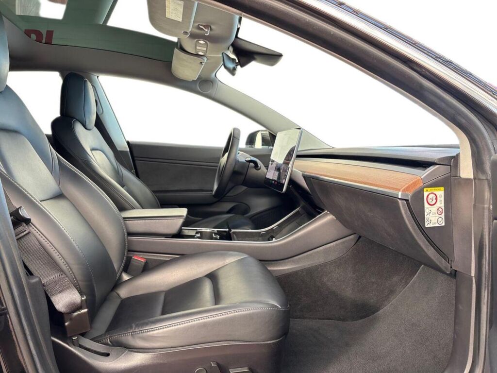 Tesla Model 3 2019 Musta