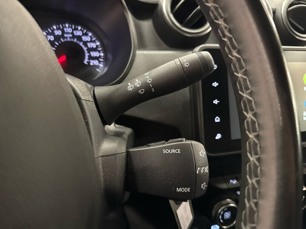 Dacia Duster 2022 Oranssi