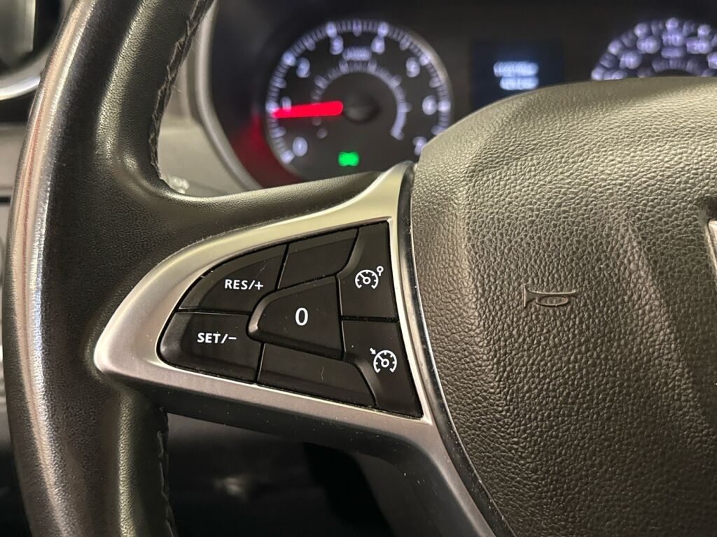 Dacia Duster 2022 Oranssi