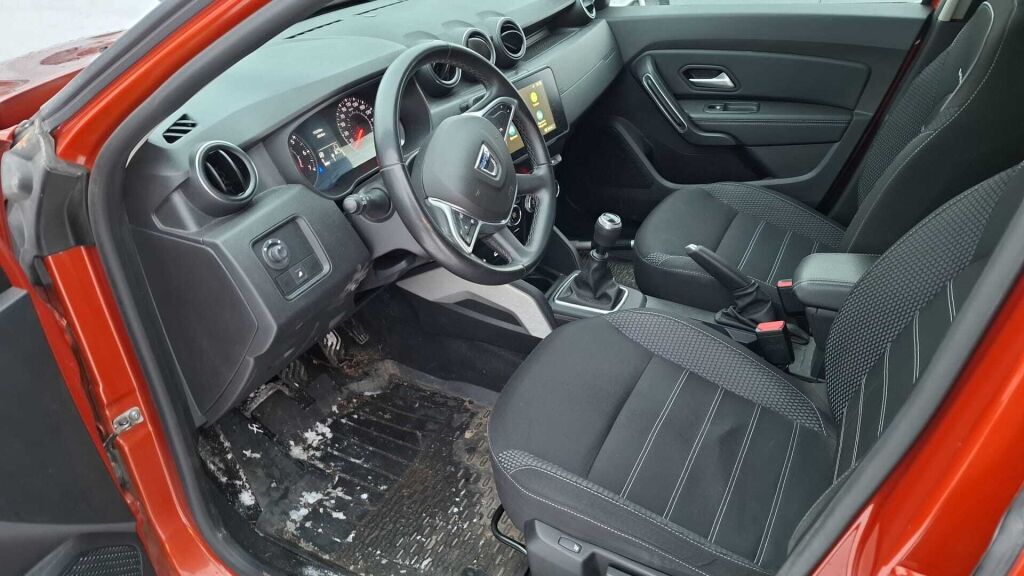 Dacia Duster 2022 Oranssi