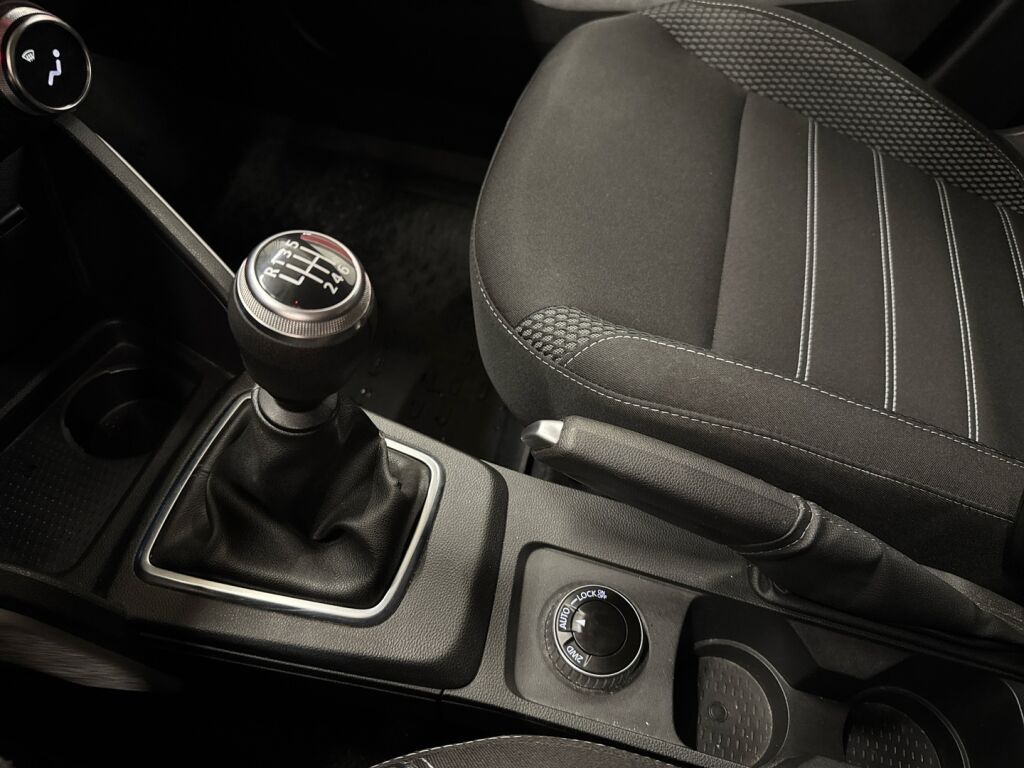 Dacia Duster 2022 Oranssi