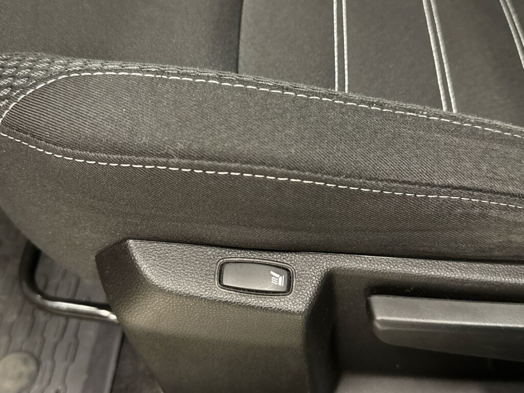 Dacia Duster 2022 Oranssi