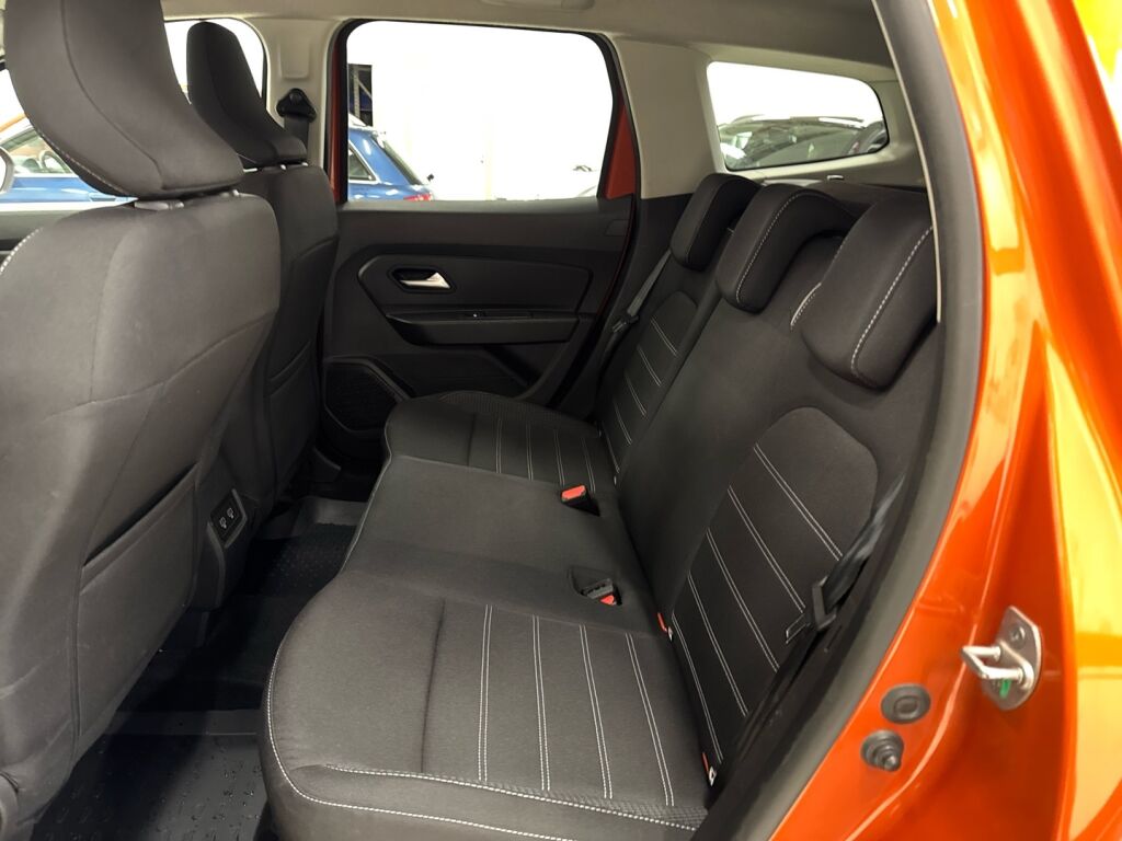 Dacia Duster 2022 Oranssi