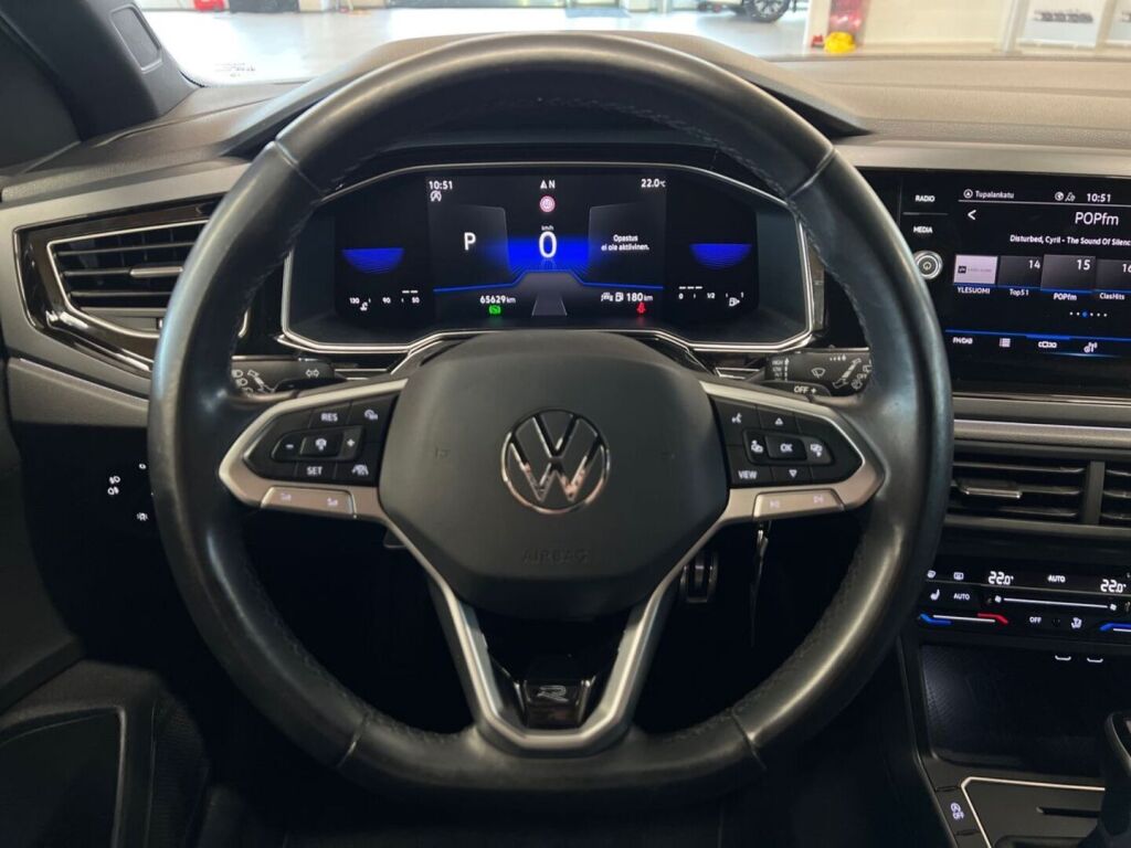 Volkswagen Taigo 2022 Musta