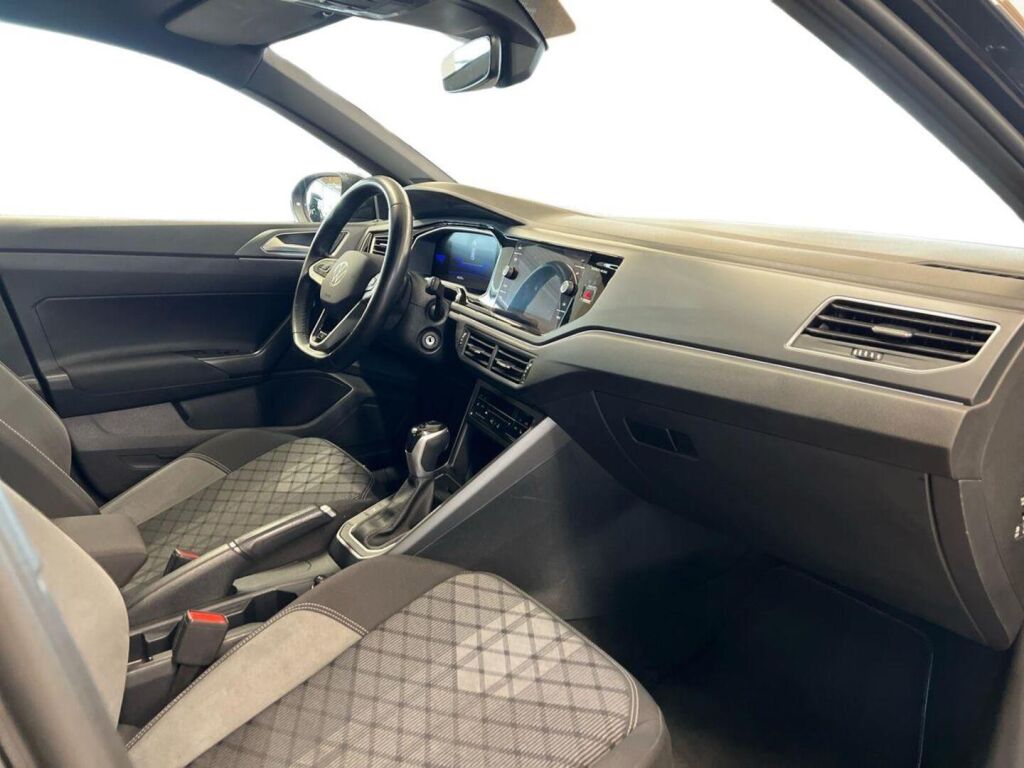 Volkswagen Taigo 2022 Musta