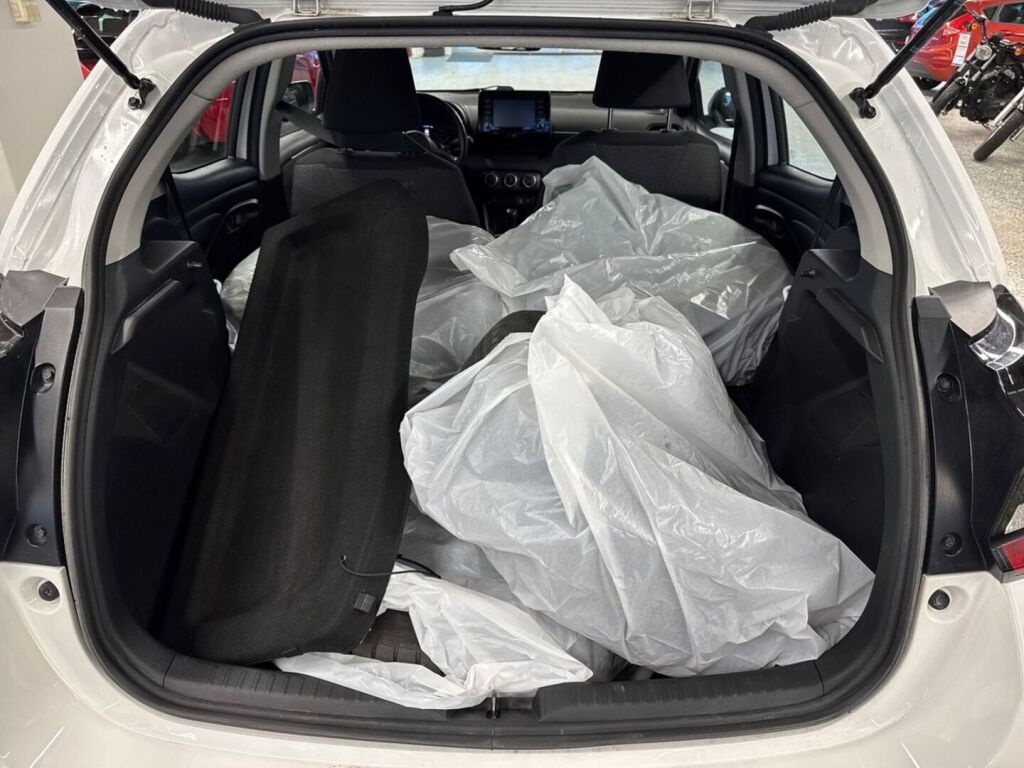 Toyota Yaris 2021 Valkoinen