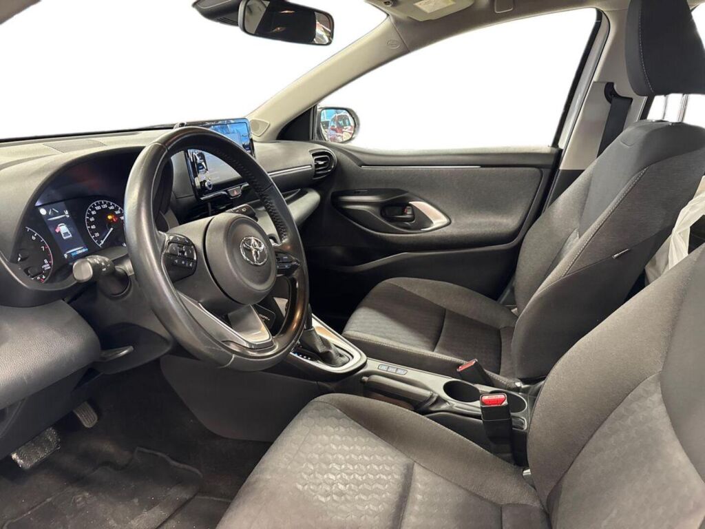 Toyota Yaris 2021 Valkoinen