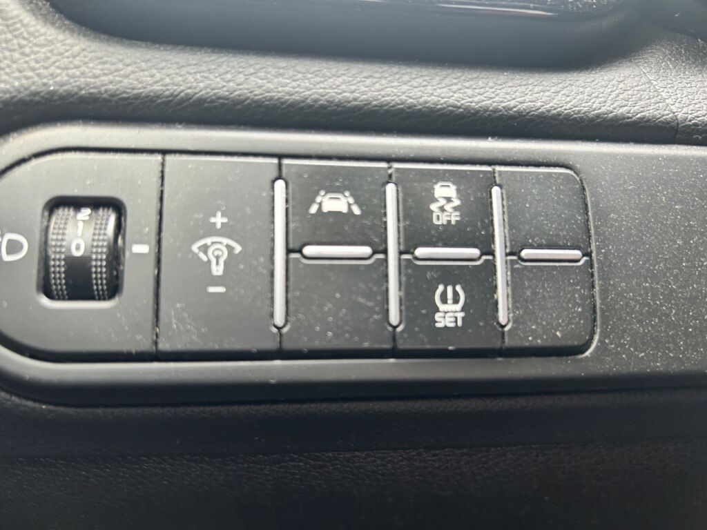 Kia XCeed 2022 Musta