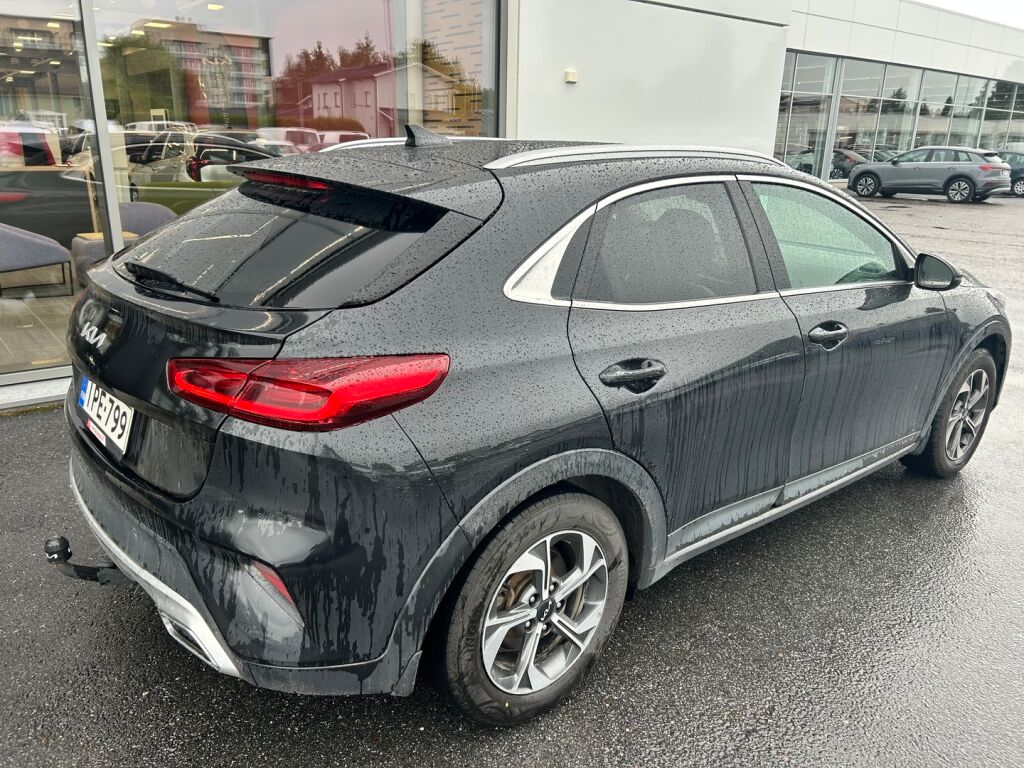 Kia XCeed 2022 Musta