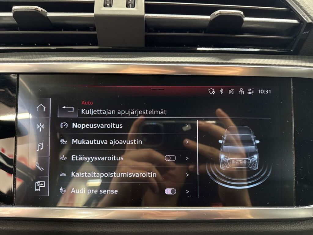 Audi Q3 2022 Valkoinen