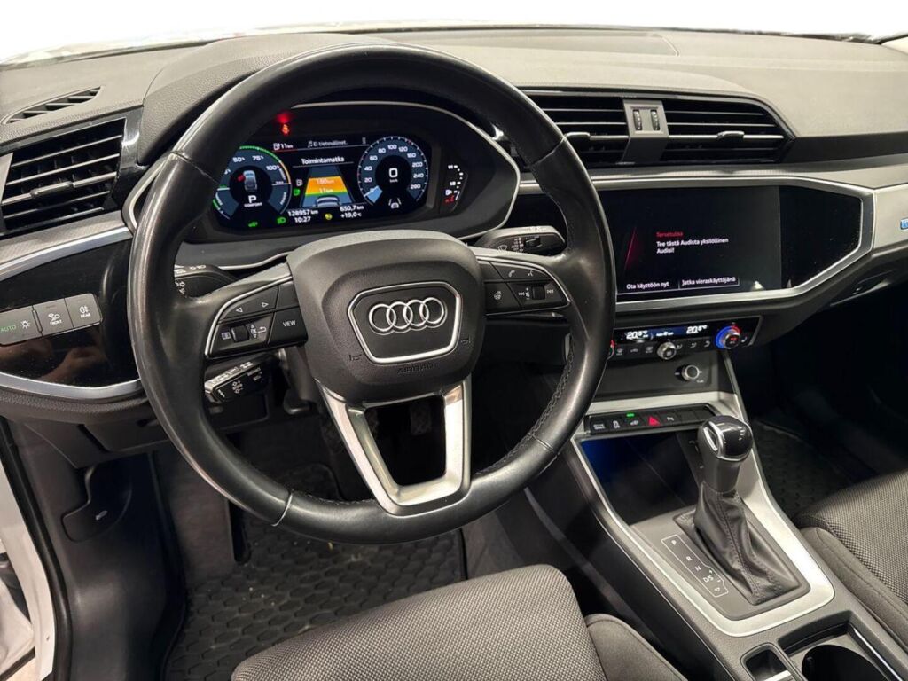 Audi Q3 2022 Valkoinen