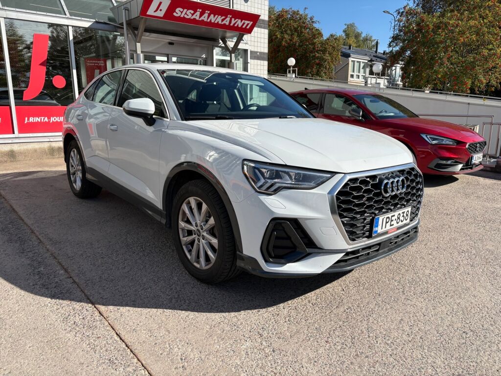 Audi Q3 2022 Valkoinen
