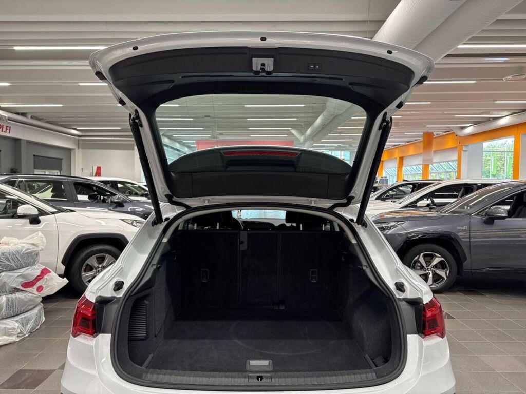 Audi Q3 2022 Valkoinen