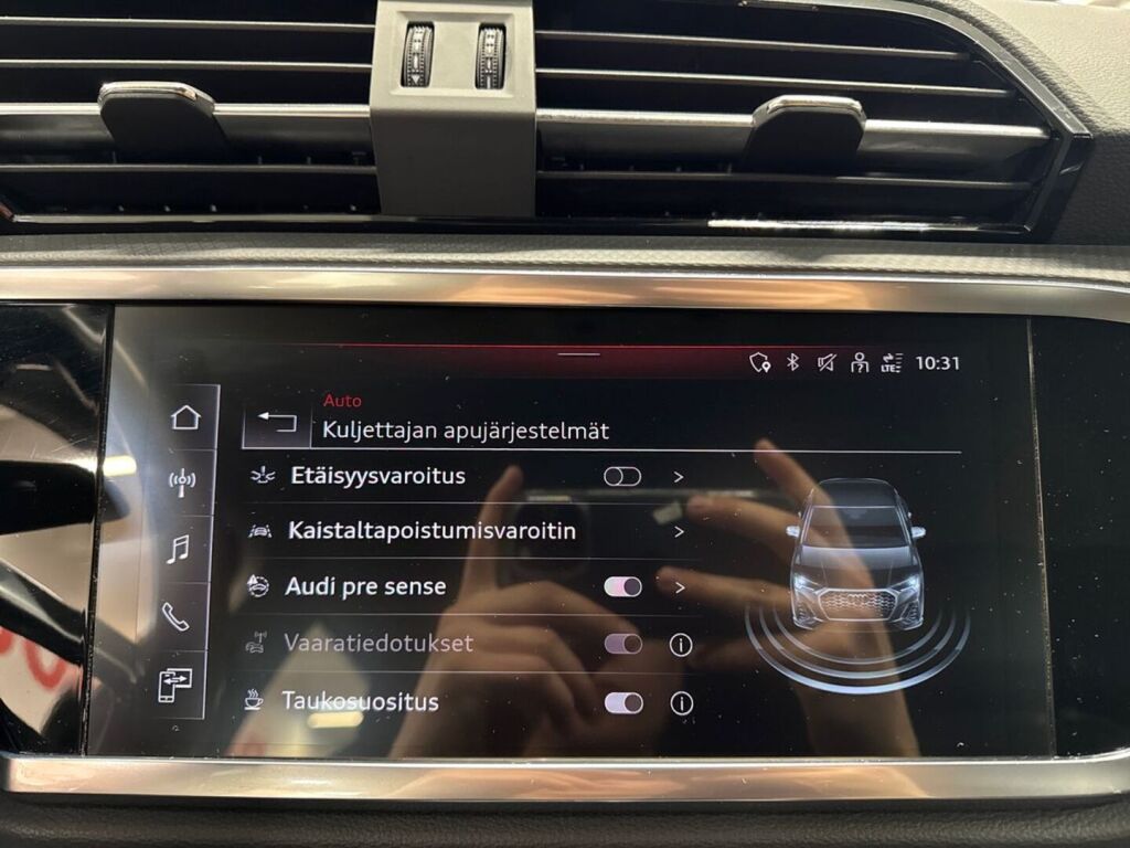 Audi Q3 2022 Valkoinen