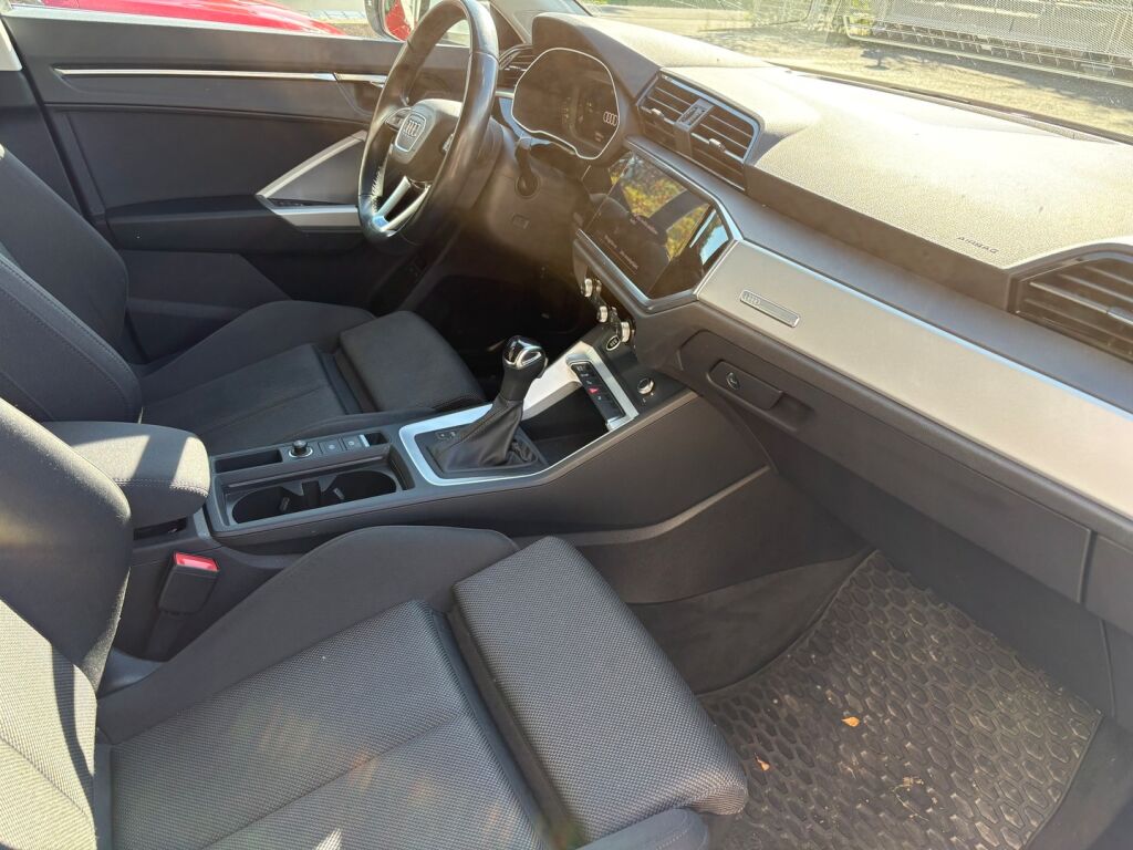 Audi Q3 2022 Valkoinen