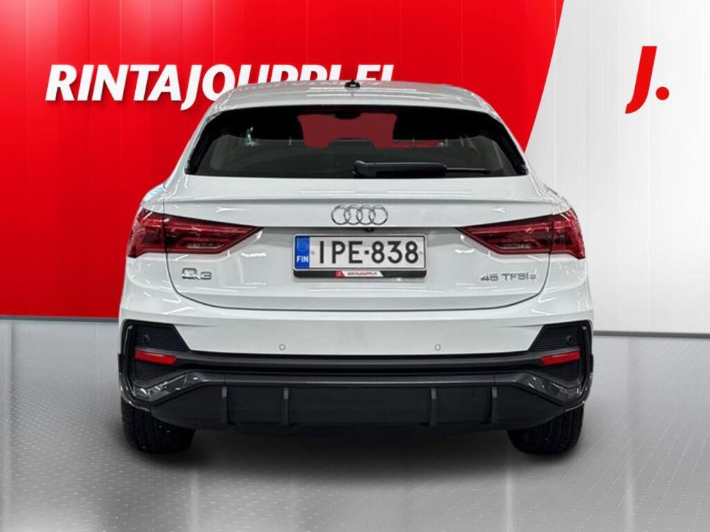 Audi Q3 2022 Valkoinen