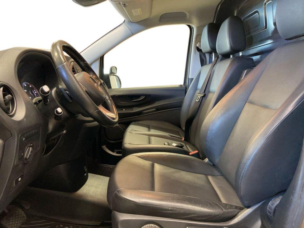 Mercedes-Benz Vito 2018 Ruskea (beige)