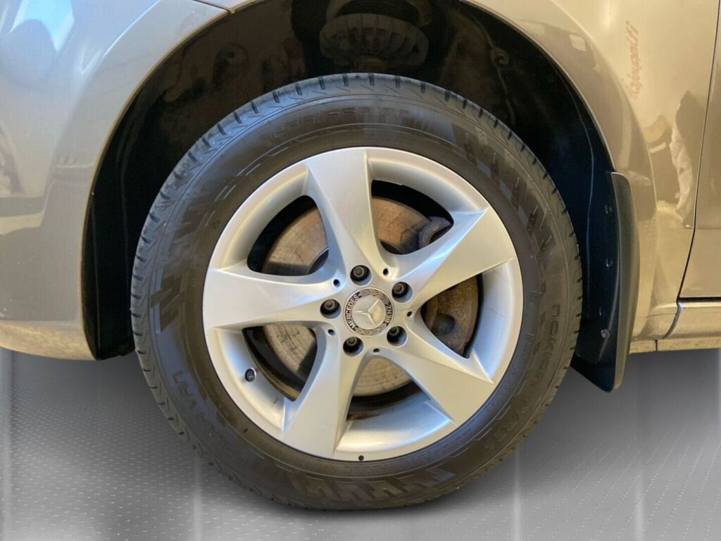 Mercedes-Benz Vito 2018 Ruskea (beige)