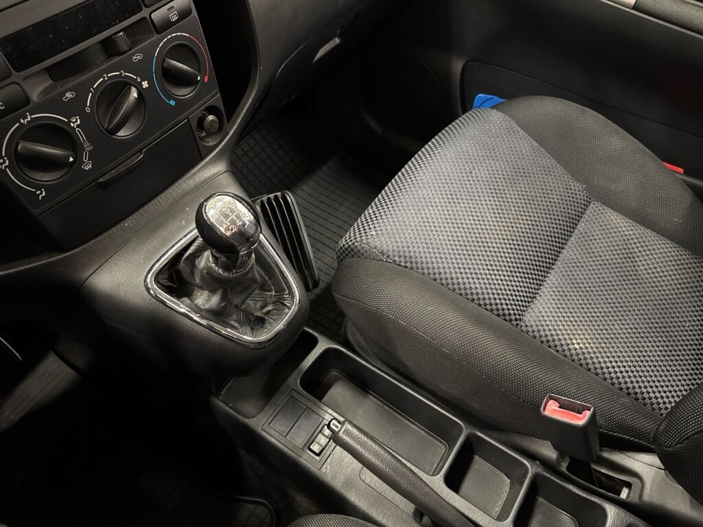 Toyota Corolla Verso 2002 Hopea