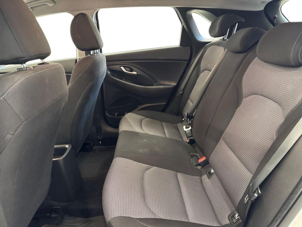 Hyundai i30 Hatchback 2020 Valkoinen