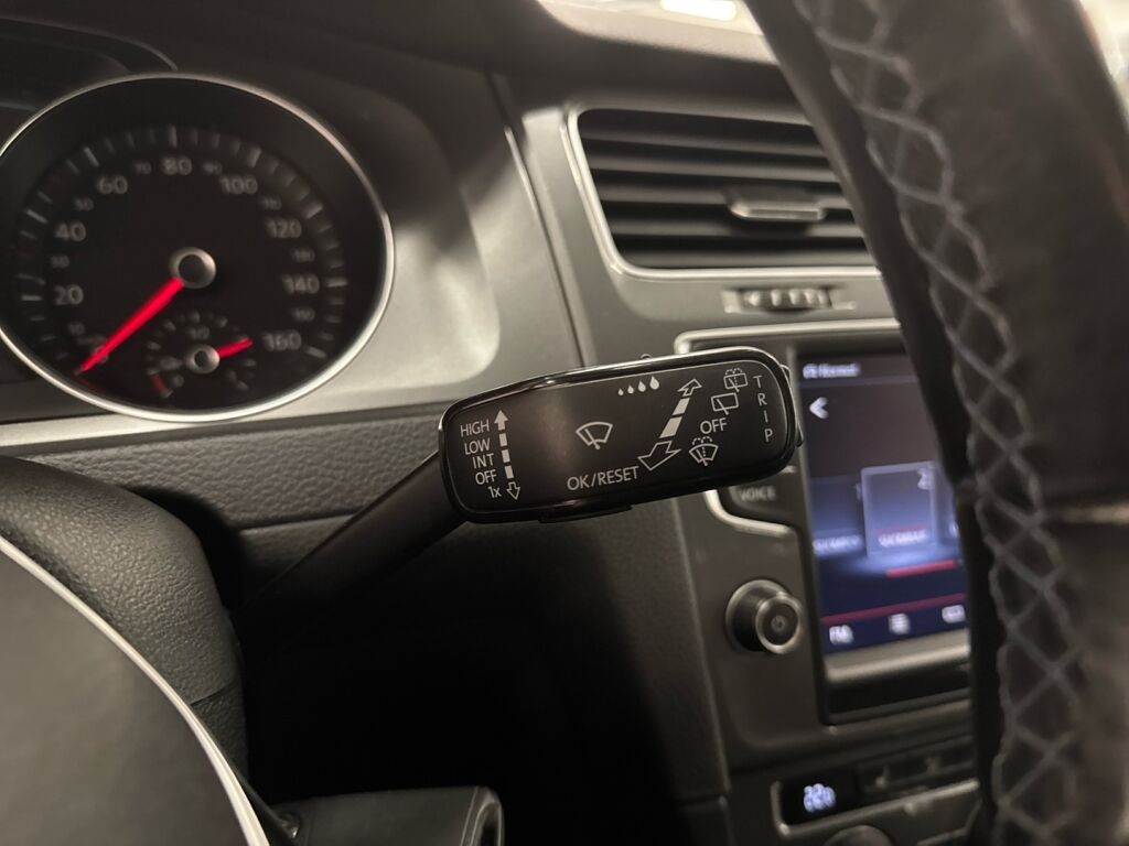 Volkswagen Golf 2015 Valkoinen